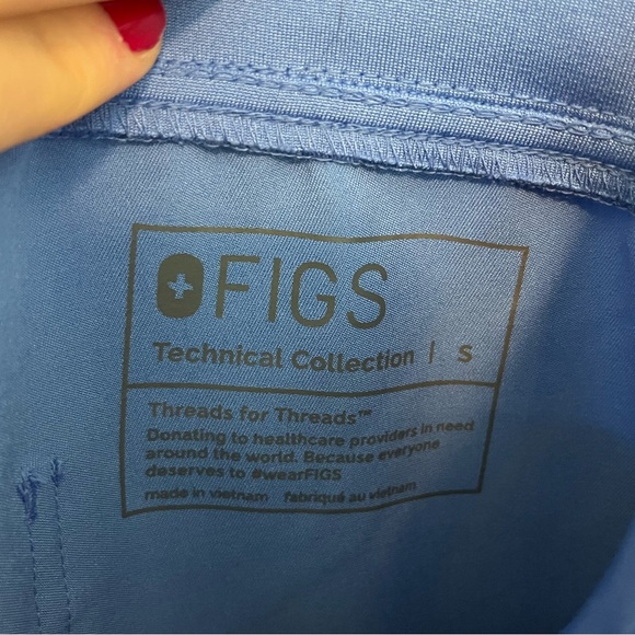 FIGS HIGH WAISTED KADE CARGO SCRUB PANTS - Picture 2 of 2